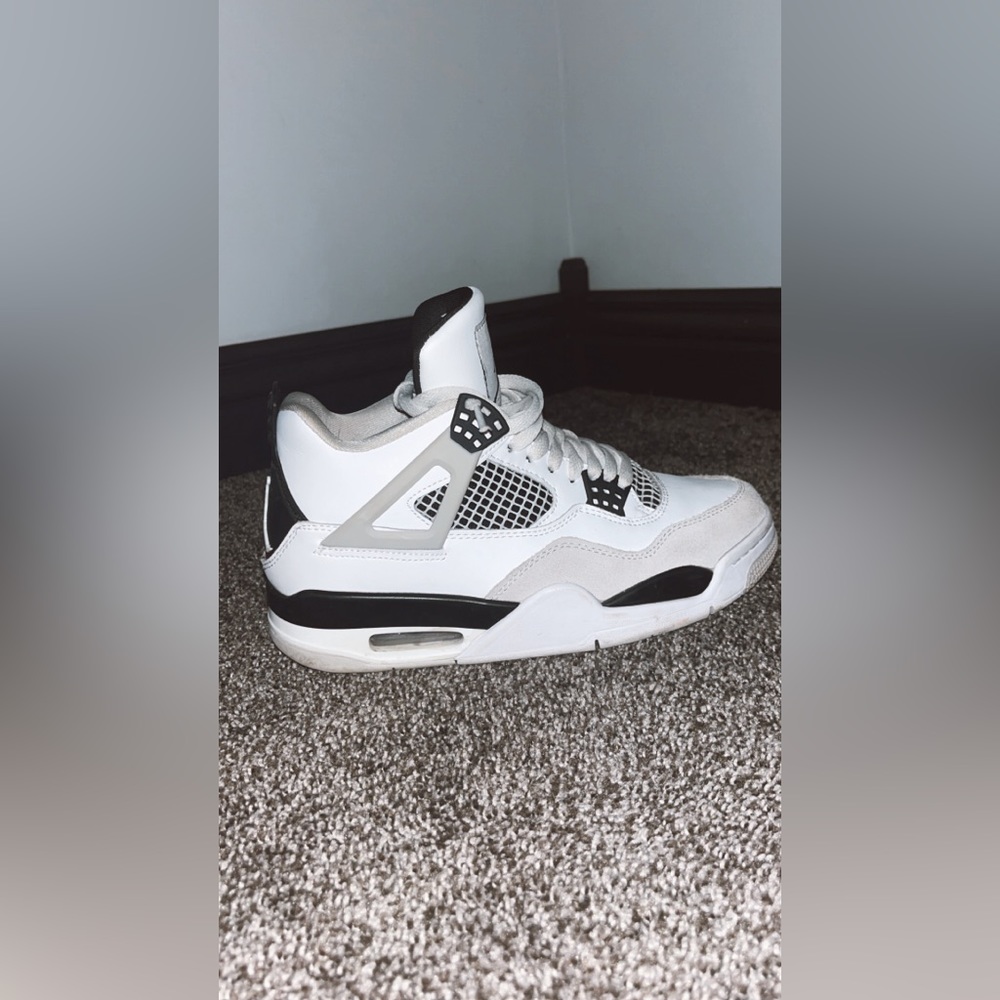 Jordan 4’s Retro Military Black - Picture 5 of 7